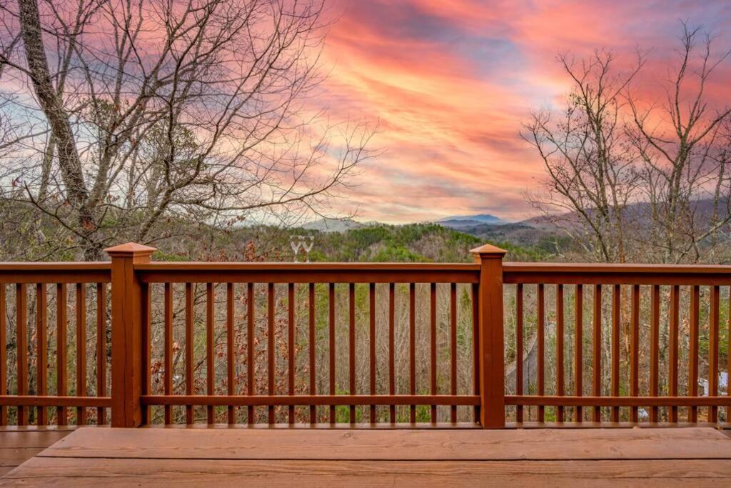 Over The Mountain - Smoky Mountain View Cabin Sevierville Eksteriør billede