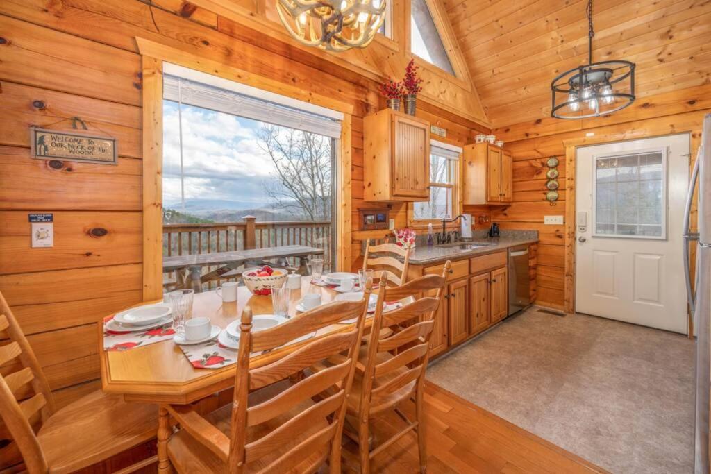 Over The Mountain - Smoky Mountain View Cabin Sevierville Eksteriør billede